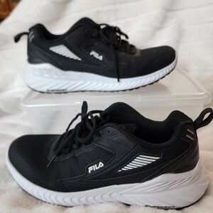 9W. NWOT. Fila Ladies' Trazoros Shoe Sneaker